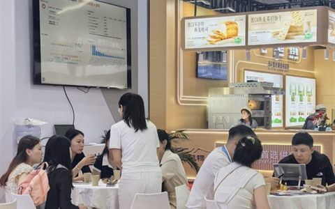 2026.05 上海 · BI 报表大屏前的演示区