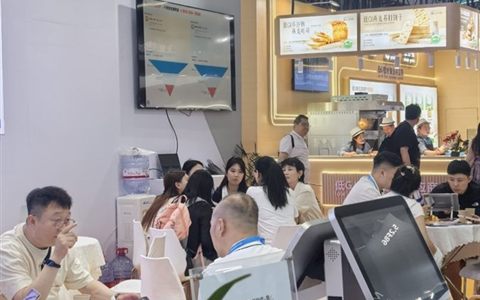 2026.05 上海 · 展位上的平板收银样机