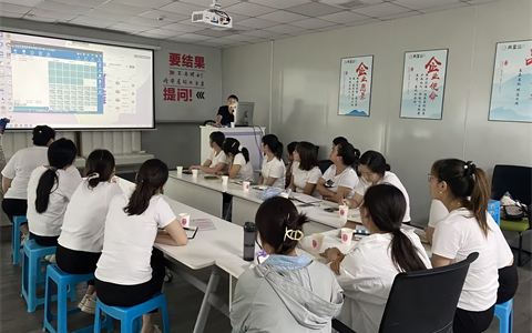 客户内训课堂 · 门店员工分批上机